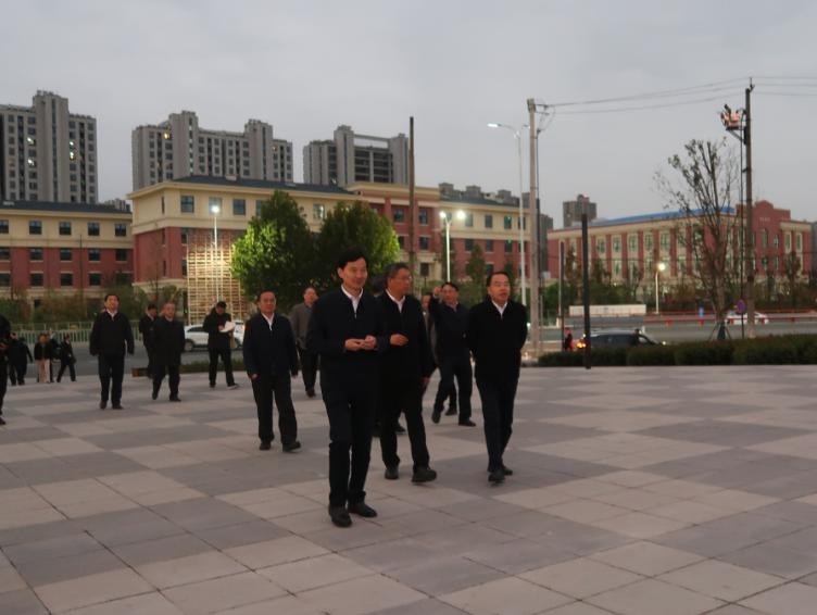 省政协主席唐良智率主席会议成员视察 赭山中路宜邻中心